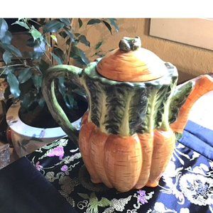 Vintage Design Pac Tea Pot Vegetables Carrots Garden Collectible Farmhouse